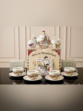 Paul Cardew Alice in Wonderland 12pc Tea Set For 4 Boxed